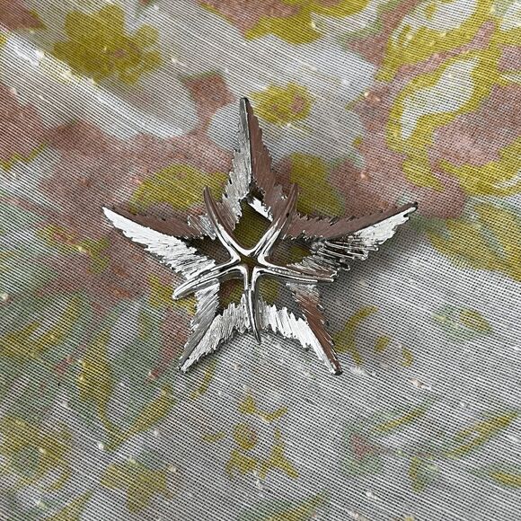 Vintage silver starfish brooch retro pin silver tone small gift for her retro - Picture 4 of 5
